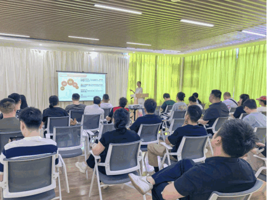 院网站-小儿推拿进校园 中医护苗助成长——市妇幼保健院走进高新区幼儿园开展儿童保健专题讲座192