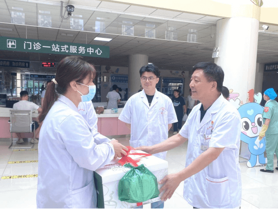 院网站-市妇幼保健院举行仪式庆祝中国医师节134