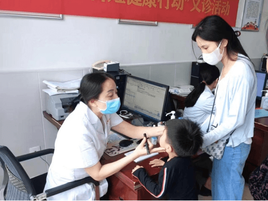 院网站-淮南市妇幼保健院前往寿县开展“服务百姓健康行动”义诊活动592