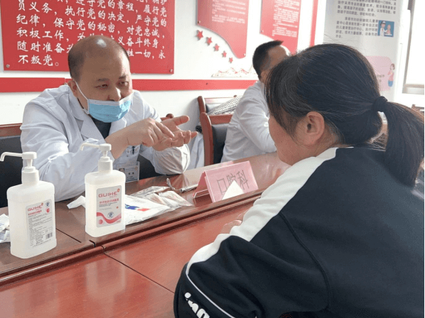 院网站-爱在重阳节 情暖夕阳红——淮南市妇幼保健院开展志愿服务暨义诊活动502