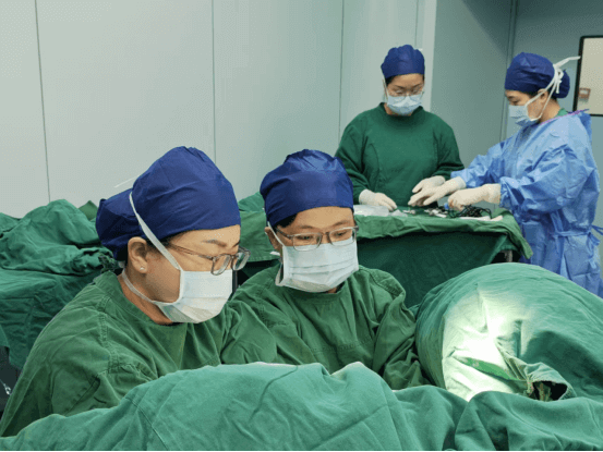 院网站-凸显妇幼微创优势，术后无痕康复快速——市妇幼保健院成功实施经阴道子宫肌瘤切除术143