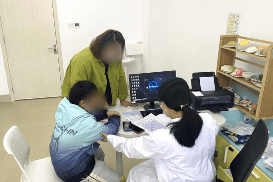 院网站-市妇幼保健院举办5·1儿童生长发育义诊活动400