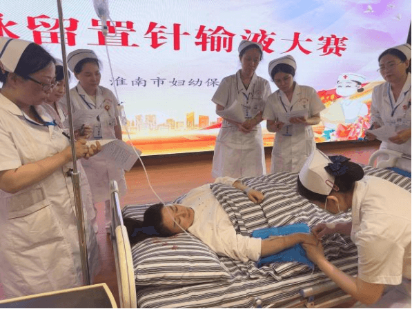 “静益求精、脉向安全、针心守护”护理技能大赛575