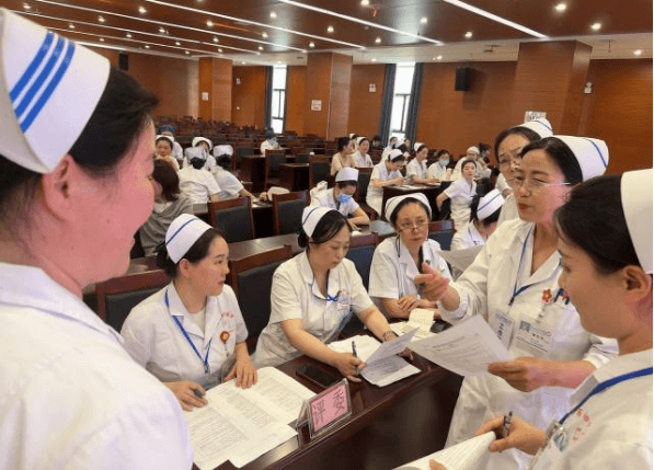 “静益求精、脉向安全、针心守护”护理技能大赛813